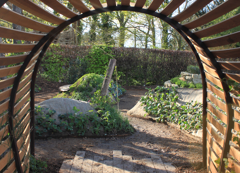 LE JARDIN PREND FORME